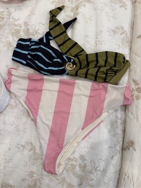 Cala de la Cruz bikini